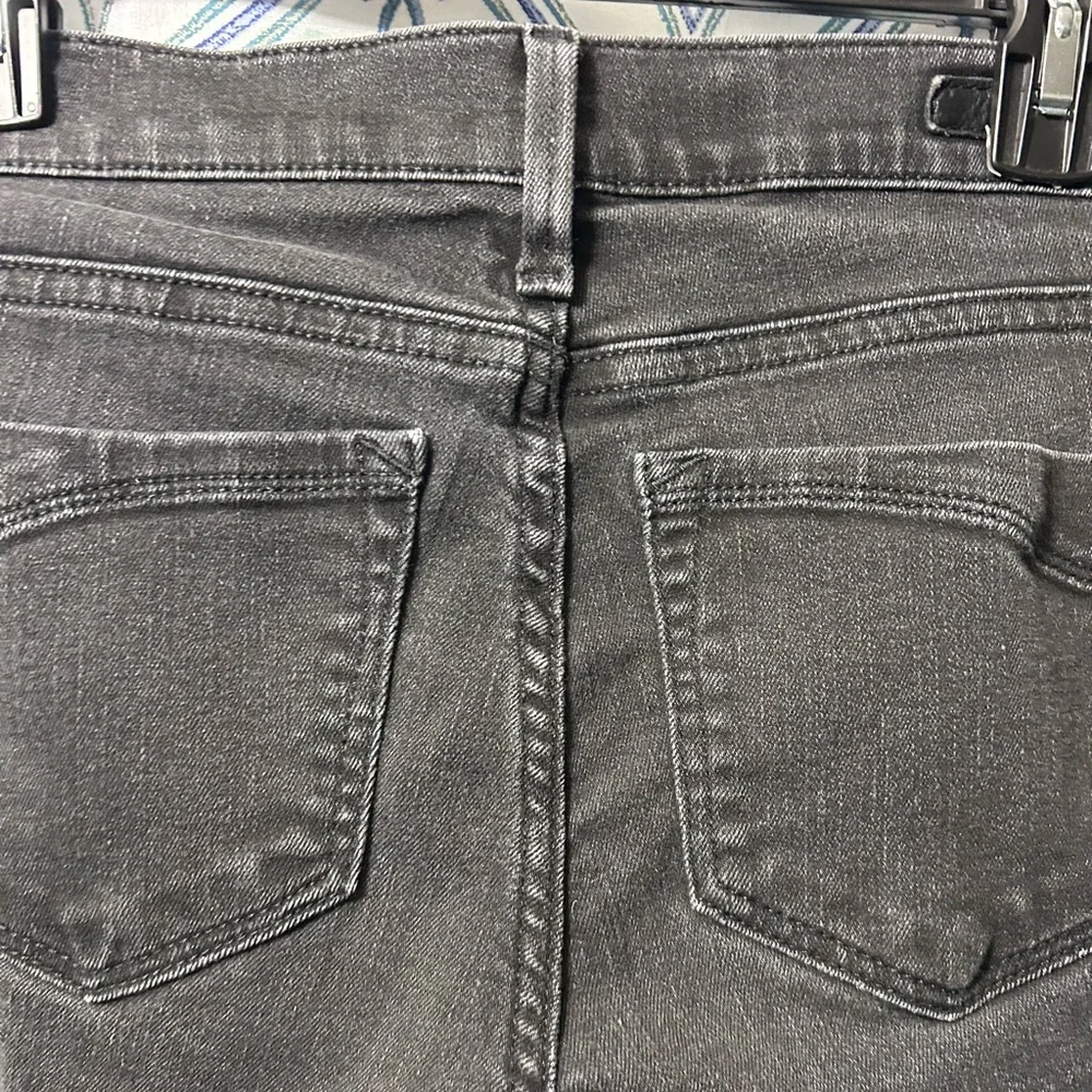 Women's Black Denim EXPRESS Jeans w/ Skinny Fit and 5 Pockets Great Condition - Picture 3 of 5